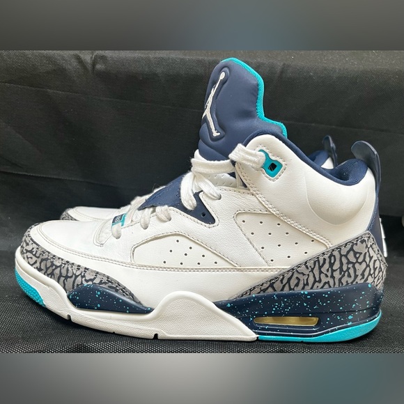 Air Jordan Son of Mars Hornets Men’s Size 9 Preowned - Picture 2 of 7